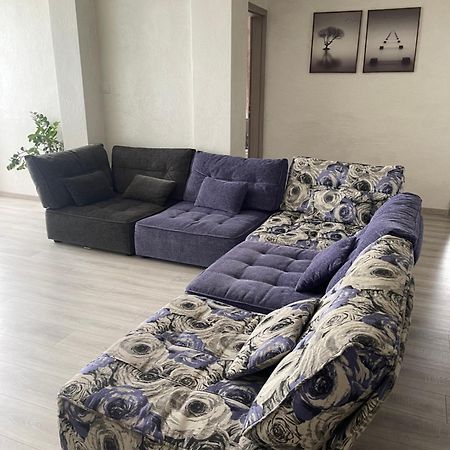 Galaxy Court Modern Apartment Лимасол Екстериор снимка
