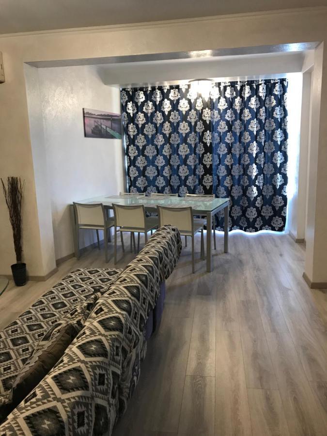 Galaxy Court Modern Apartment Лимасол Екстериор снимка